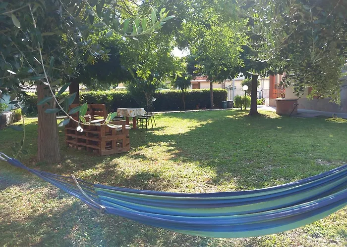 Casa di Adele con giardino privato a 150 mt dal mare